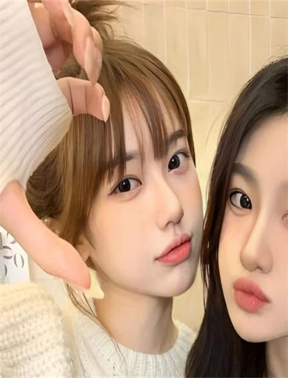 《我的女友2000岁》的技术突破：特效技术实现技术创新提升观影体验 提升电影工业的技术水平